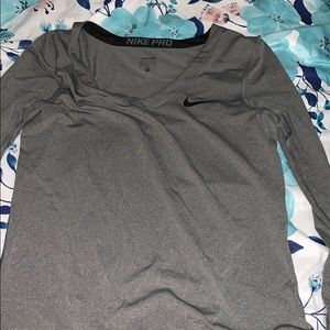 LONG SLEEVE GRAY NIKE PRO DRI FIT SIZE MEDIUM